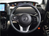 ◆ハンドル全体◆各種スイッチがハンドルから手を放さず操作できるので運転中でも楽に操作できます。