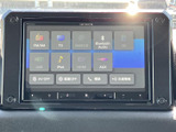 FM・AMやテレビ、Bluetooth、USBなど、画面から複数の音源を選択できます。使いたい項目が一覧で表示されるので、音楽や情報を楽しみたいときにも、目的のメニューを探しやすい仕様です。