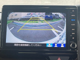 バック駐車が苦手な方や、初めてのお車で不安な方も安心。後方の映像をナビ画面に表示するため、周囲を確認しながらスムーズに駐車できます。