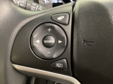 ステアリングスイッチがついていますので、オーディオのチャンネル変更、ボリューム、ジャンル変更が操作可能です。ハンドルから手を離さず安全に操作できます。