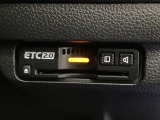 【ETC車載器】もはや必須アイテムのETCを搭載!高速道路のご利用時にとても便利!わずらわしい料金所での現金支払いが不要となりスムーズに通過できます♪