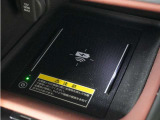 ◆ワイヤレス充電器◆ワイヤレス充電対応のスマートフォンを置くだけで充電が可能でとても便利な機能です。