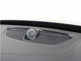 【Bowers&Wilkins】世界のオーディオファン垂涎のプレミアムサウンドシステムを搭載。コンサートホールのベストポジションに相当する音場空間を忠実に再現。乗る人すべてに驚きの音響体験を提供します