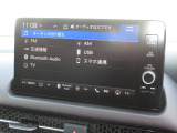 ナビゲーションはホンダコネクトディスプレイを装着しております。AM、FM、Bluetooth、フルセグTVがご使用いただけます。初めて訪れた場所でも道に迷わず安心ですね!