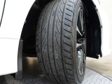 タイヤサイズは225/45R18となっております♪