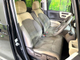 運転席シート廻りは使用感も少なく、良好な状態となっています。丁寧に使われていたことがよくわかりますね。