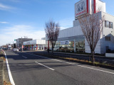 【店舗外観】幹線道路に面した広い店舗です。通りからも目立ちますので初めてでも安心してご来店頂けると思います。埼玉県越谷市レイクタウンにはホンダの販売店が2店舗ございますお間違えの無いようご注意ください