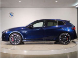 【拘りのFR】BMWが多く採用するFR車。ダイレクトでスポーティな加速感・シャープなハンドリングを実現。縦置きエンジンレイアウトにより、フラットで上質な乗り味です。