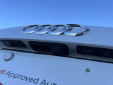 ●バックカメラ『駐車や後方の視界をサポートするための重要な機能です。多くのモデルに標準装備またはオプションとして搭載、リアバンパーに取り付けられたカメラが後方の映像を車内のディスプレイに表示します』