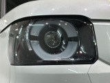 LEDヘッドライトは、点灯の瞬間から最大光量を発揮し、突然暗くなるトンネルなどでの安定感を高めます。