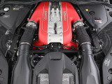 フロントに搭載された6.5L・V型12気筒自然吸気エンジンは800馬力を発揮します。