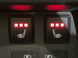 【シートヒーター】寒い日に重宝するシートヒーター!エアコンより早く温まってくれるので寒がりの人も安心ですね♪エアコンの温風は乾燥するから苦手、という方にもをおすすめです。