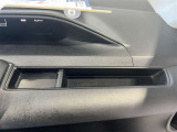車のキーなどすぐ取り出しやすい物を置くのに便利です!