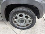 スチールホイル付きで、車をしっかり支えます。