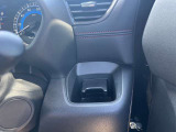 運転席 ドリンクホルダー
