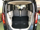 【トランクルーム】荷物も乗せやすく、使いやすいです!セカンドシートを倒せばさらに広い空間に♪