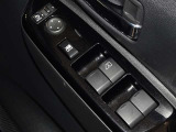 電動格納式ドアミラー・パワーウインドウを装備しています。