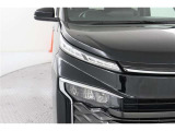 LEDヘッドライトです。デザイン性がよくとても明るいので、夜間の走行や悪天候でも安心です。しかも長寿命!