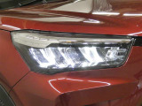 LEDヘッドライトです。デザイン性がよくとても明るいので、夜間の走行や悪天候でも安心です。しかも長寿命!