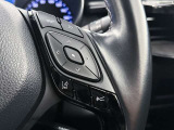 車線を逸脱すると音でお知らせ。安全運転のお手伝いをします。