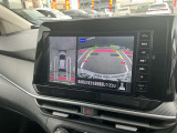 アラウンドビューモニター装備!空から見ているような映像によって不慣れな場所での車庫入れや縦列駐車等はもちろん狭い道でのすれ違いも安心していただけます♪