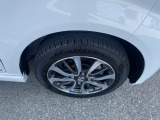 車体にぴったりの純正ホイールです。