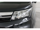 夜間の視認性に優れているLEDヘッドライトです!バルブ切れや消費電力も少なく、優秀なライトです!車種・グレードによっては自動ハイビームも付いてます!
