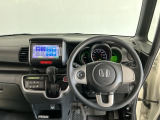 【前方視界】開放的な前方視界!運転がしやすく疲れにくいです♪窓が大きく、見通しがとっても良いおクルマですよ♪