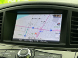周辺の道路や地名が地図上に表示され、現在地周辺を確認しながら目的地へ向かう際に役立ちます。地図と案内情報を画面で把握できるため、慣れない場所へのお出かけにも便利です。