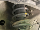 お車を安心してお乗りいただく為には、足回りの定期点検が欠かせません。サービスサポート(有償保証)では無料点検もご提供しており、安心のカーライフをお過ごしいただけるサポート体制が整っています。