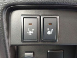 冬場に嬉しいシートヒーター付きです。運転席と助手席に搭載されています。
