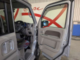 運転席ドア内張の状態です。