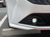 「LEDフォグランプ」霜や雨などの悪天候時に視界を確保するために自動車に取り付けられる補助灯です。