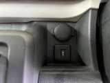 シガーソケットで携帯電話の充電などもできます☆