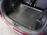 ◆ラゲッジトレー◆濡れた荷物も気にせず積める、防水性のあるトレーです。