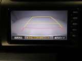 バックモニター装着車は後退時の強い味方です♪車庫入れや縦列駐車の際、後退操作の参考になるガイドラインをナビ画面に表示します。