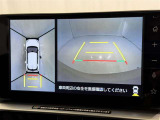 後方の見える安心をお届けするバックガイドモニター付:バックするときのアシストラインもあって楽々バック!車庫入れや縦列駐車をサポートし、苦手な駐車も安心です!今やもう手放せない装備ですネ♪