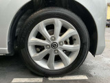 おしゃれは足元から。日産純正のアルミホイールで足元すっきり。タイヤサイズは155/65R14になります
