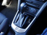 ロックアップ領域を拡大し、よりスムーズでダイレクトなドライビングフィールを実現したスカイアクティブドライブを搭載しています。