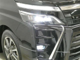 LEDヘッドライトです。デザイン性がよくとても明るいので、夜間の走行や悪天候でも安心です。しかも長寿命!