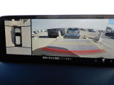 【360度ビューモニター】車両の前後左右に備えた計4つのカメラを活用し、車両上方から見たトップビューのほか、フロントビュー、リアビュー、左右サイドビューの映像をセンターディスプレイに表示いたします!