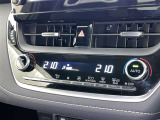 左右独立温度コントロールフルオートエアコンです。運転席、助手席それぞれで独立して温度設定ができます。冷え性の方が乗っても安心ですね♪