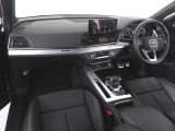 Audiのインテリアはエクステリア同様、優れたデザイン性とクオリティ、そして機能性を兼ね備えております。