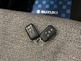 【スマートキー】キーをポケットやカバンに入れたままでもドアの施錠・開錠ができ、雨の日や荷物の多い日に大活躍!