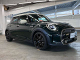 BMW・MINIの厳しい試験を突破したメカニックが多数在籍しております。ご購入後の納車前整備をしっかりいたします。楽しいMINIライフをお過ごしください。