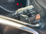 運転席の手元でシフトアップシフトダウンの操作が可能なパドルシフトを装備しています♪