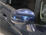 ◆ドアミラーウインカー◆ドアミラーにウインカーを装備しています。対向車に自身の進行方向を合図し安全に運転できます。