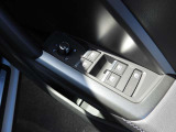 シンプルさと機能性が両立しており、ドイツ車らしい良いインテリアになっています。手の込んだ手法で静かで快適な室内を実現させています。