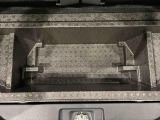 ラゲージデッキボードの下には大容量の収納ができる深底ラゲージアンダーボックス