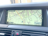●BMW純正ナビ:一体感のあるナビは、高級感ある車内を演出してくれます。Bluetooth再生などオーディオ機能も充実しておりますので、運転もより楽しめます♪